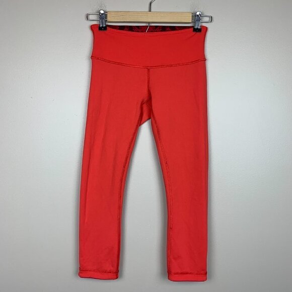 Lululemon Reversible Snake Print Wunder Under Cropped Leggings Size 4 - Picture 4 of 10